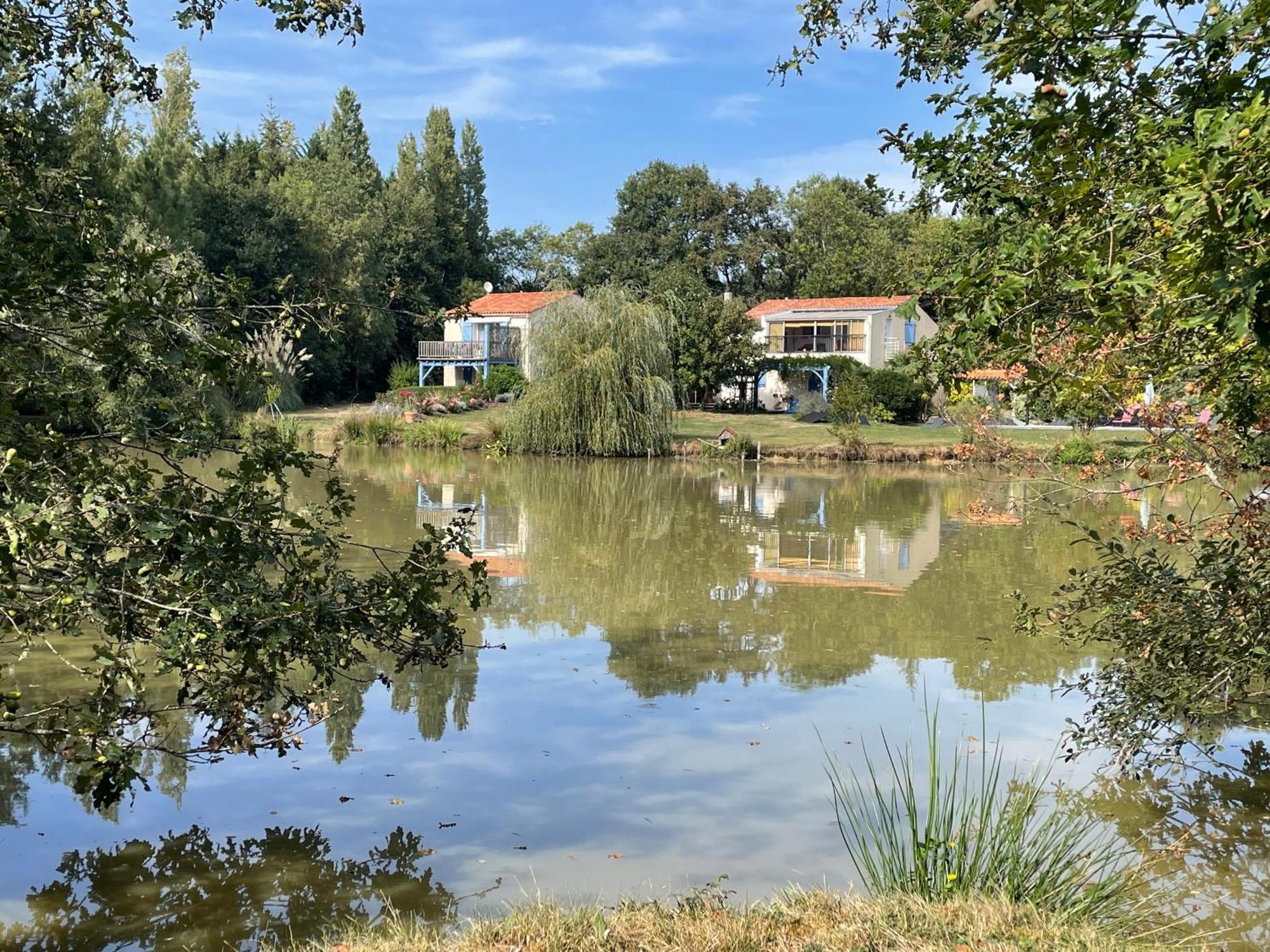 Gite Douceur De Vivre Saint-Avaugourd-des-Landes Exteriör bild